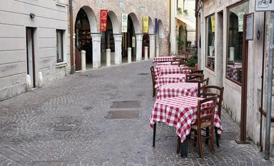 tables-restaurant-rue-italie