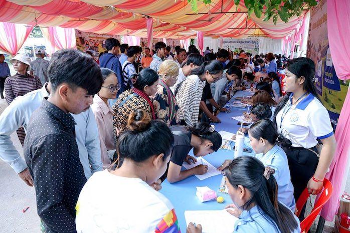 Au Cambodge, l’emploi local au cœur d’une stratégie anti-migration