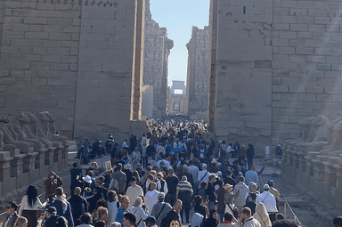 Louxor en décembre 2025, pris d'assaut par les touristes - coyright Capucine Canonne