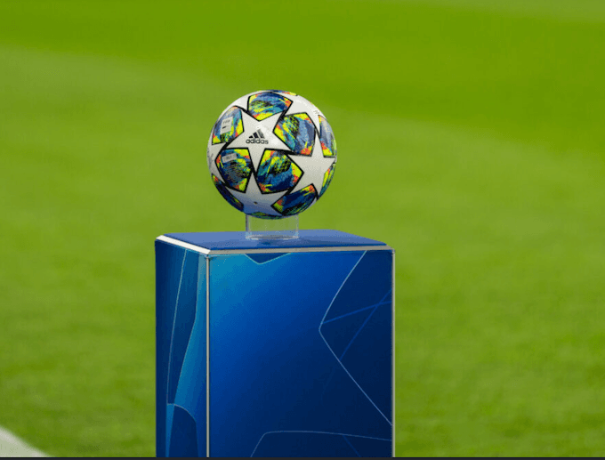ballon de football de la ligue des champions
