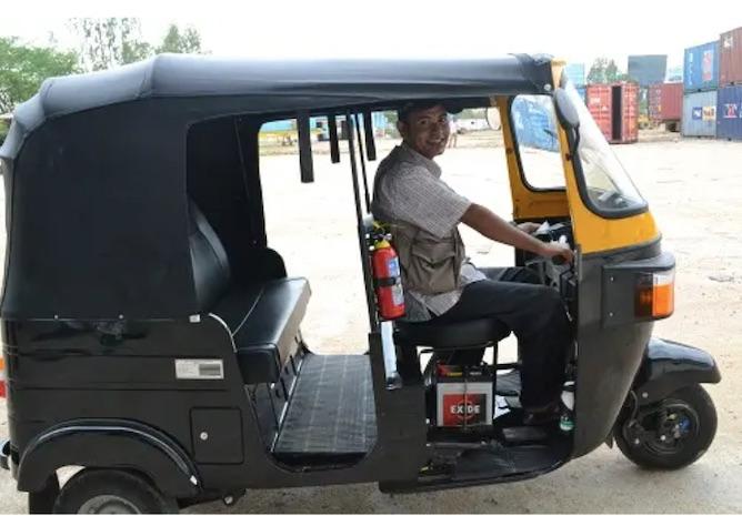 La hausse du GPL menace les revenus des tuk tuks cambodgiens