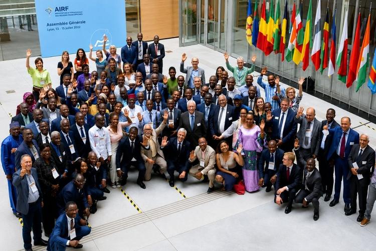 Membres de l’Association internationale des Régions francophones (AIRF) réunis à Lyon à l’occasion de l’Assemblée générale 2022 du réseau.