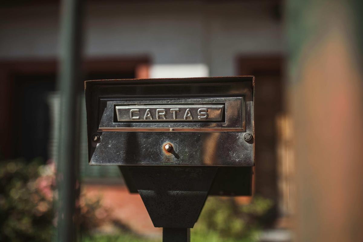 Boîte aux lettres classique.