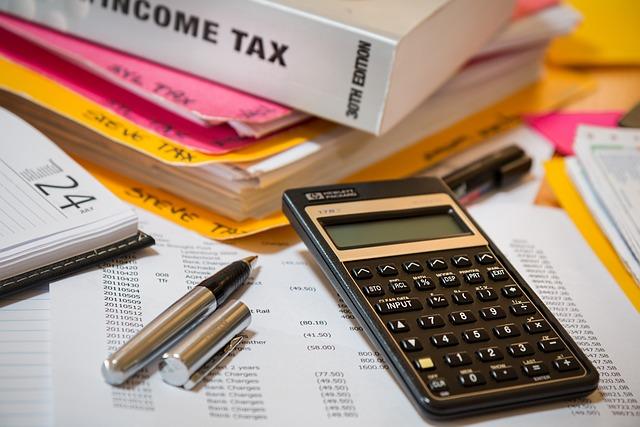 stevepb-income-tax-4097292_640
