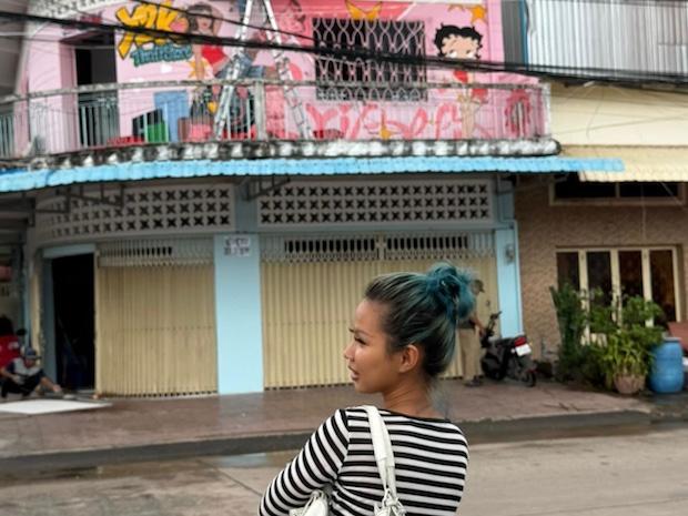 Au Cambodge, Seng Sok Heng mise sur la mode des années 2000 pour se démarquer_0