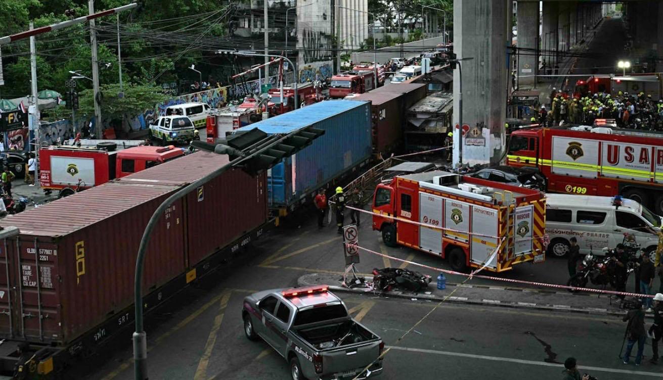 Accident train bus Bangkok