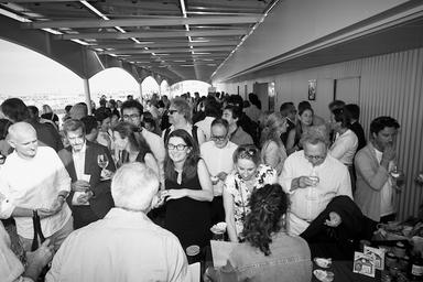 Photo en nour et blanc des entrepreneurs français présents à la oiree Audace à Barcelone organisée par lepetitjournal.com_