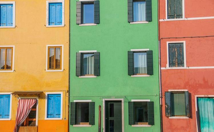 fenêtres_maisons_colorées_Italie
