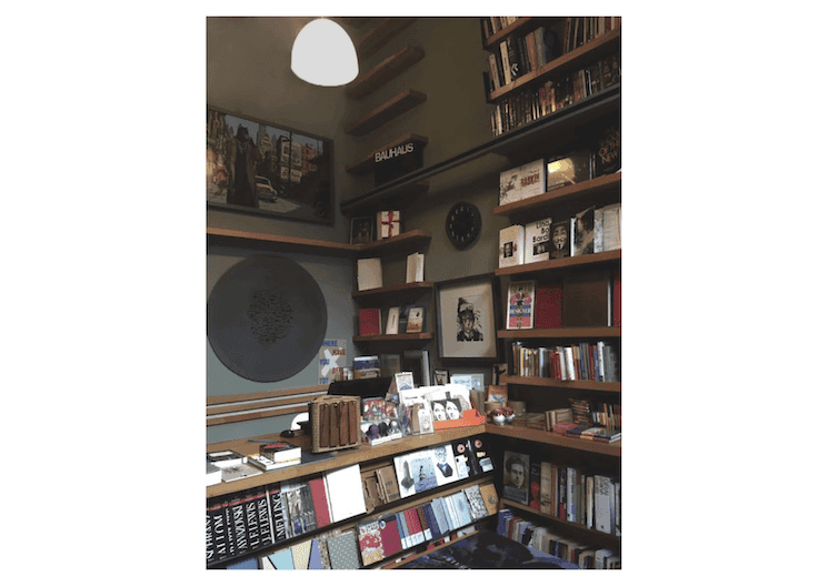 Intérieur de la librairie indépendante Robinson Crusoe 389 à Beyoğlu, Istanbul