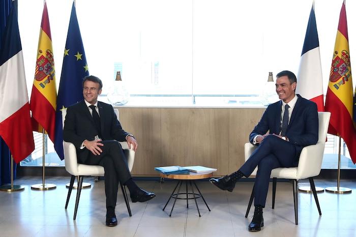 Macron et Sanchez lors de la signature du traité de barcelone en 2023