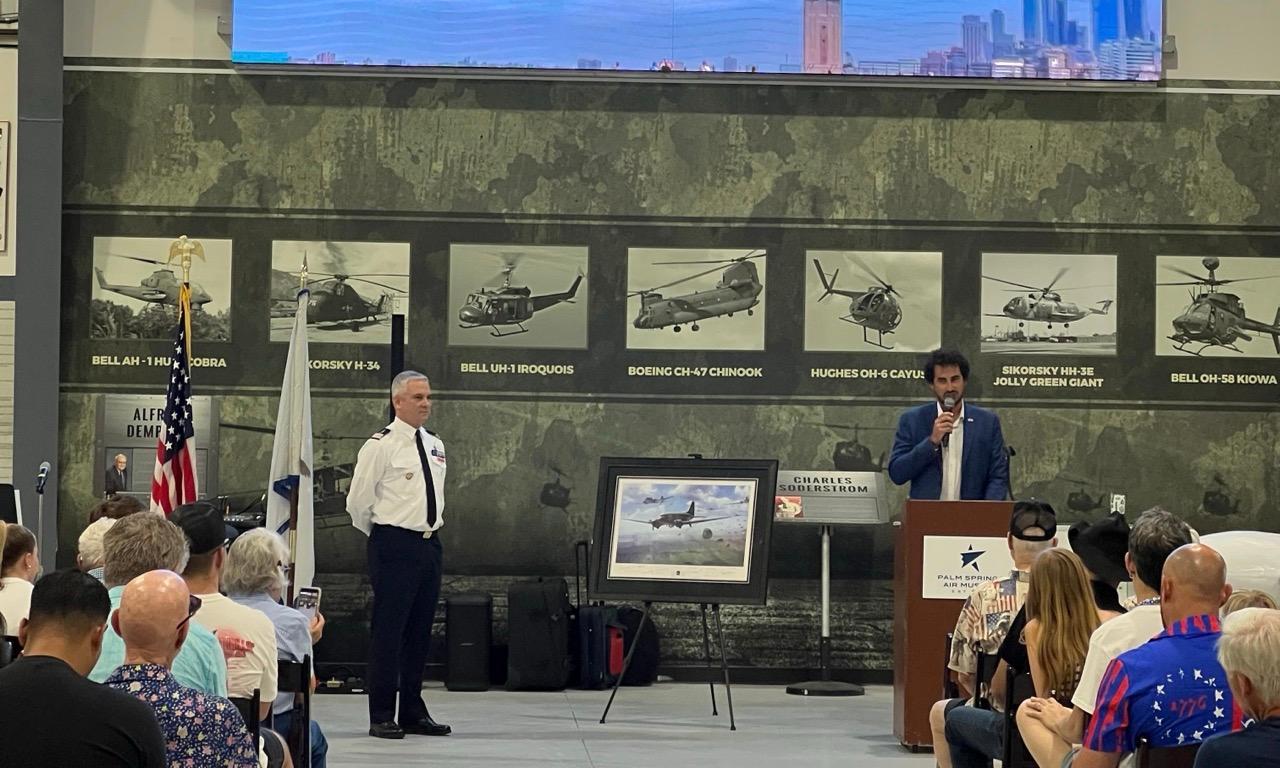 Adrien Frier, Consul Général de France célèbre la fête nationale du 4 juillet et les 250 ans de l’amitié franco-américaine au musée de l’air et de l’espace de Palm Springs
