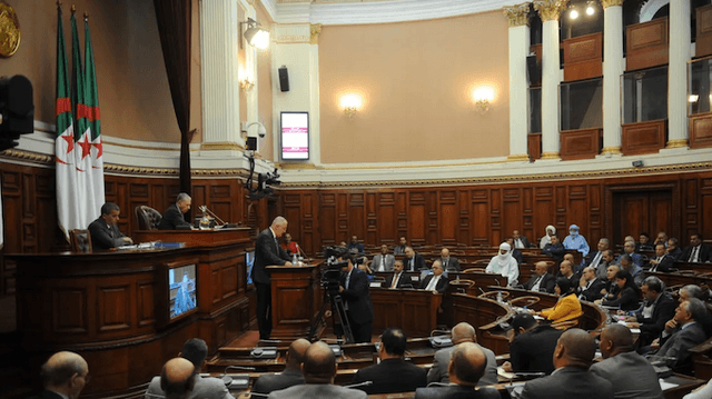Khalida Boufedeche est la première femme nommée à la tête du Parlement en Algérie
