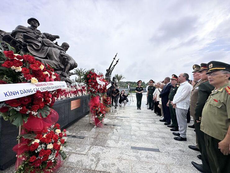 Hommage-experts-cubains-symbole-Vietnam-Cuba-Image