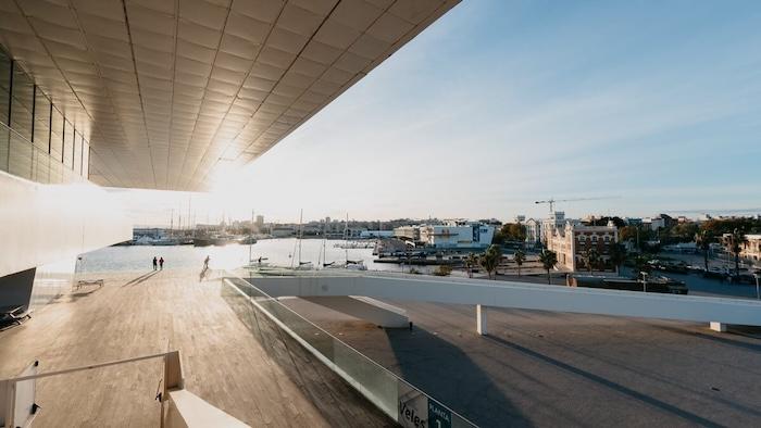 vue de veles e vent à valencia avec le soleil