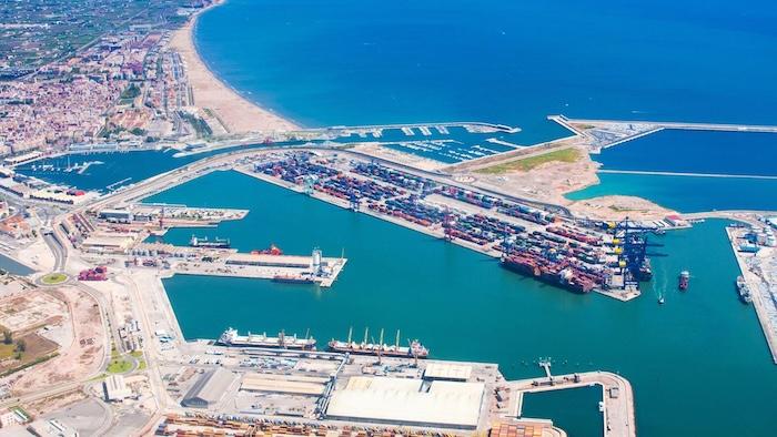 Conteneurs au port de Valence.