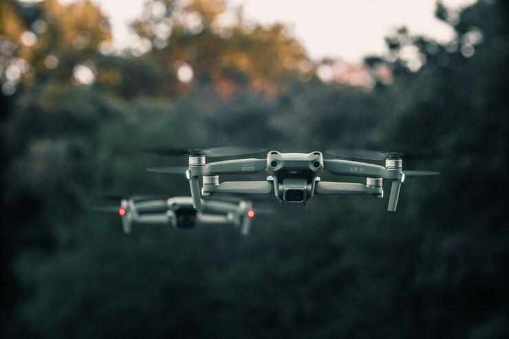 Des drones perturbent le trafic aérien à Tan Son Nhat