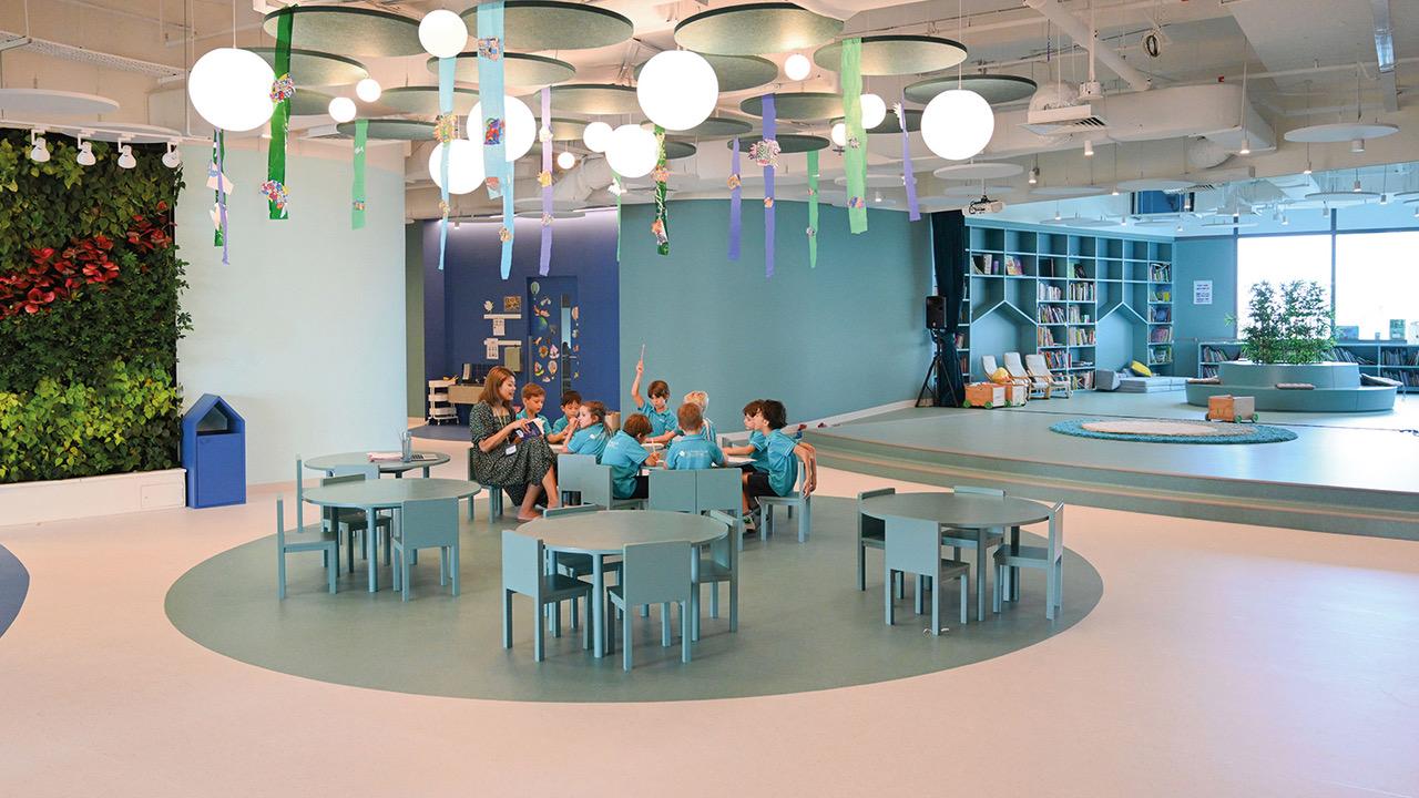 Main hall_small group activity_RGB