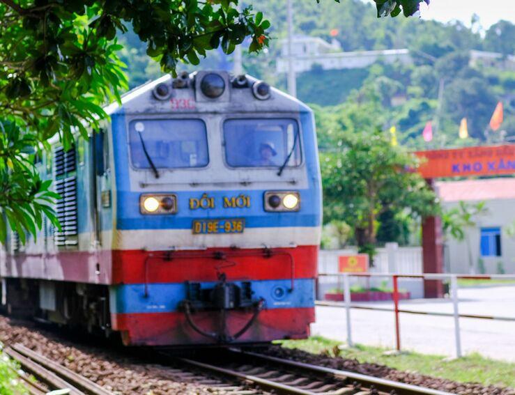 Un nouveau train touristique reliera Huê à Phong Nha