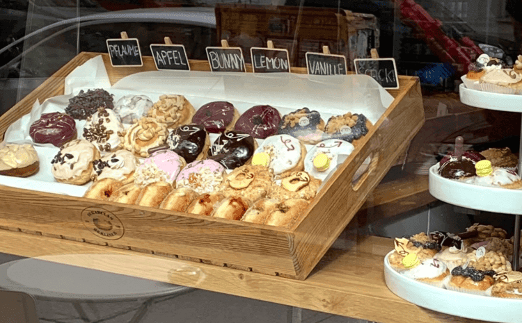 Berliners in a German bakery in Berlin-Friedrichshain, 2022