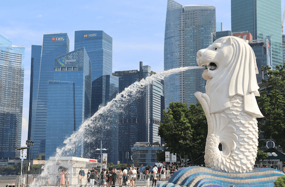 Photo du Merlion à Singapour, entre légende et modernité