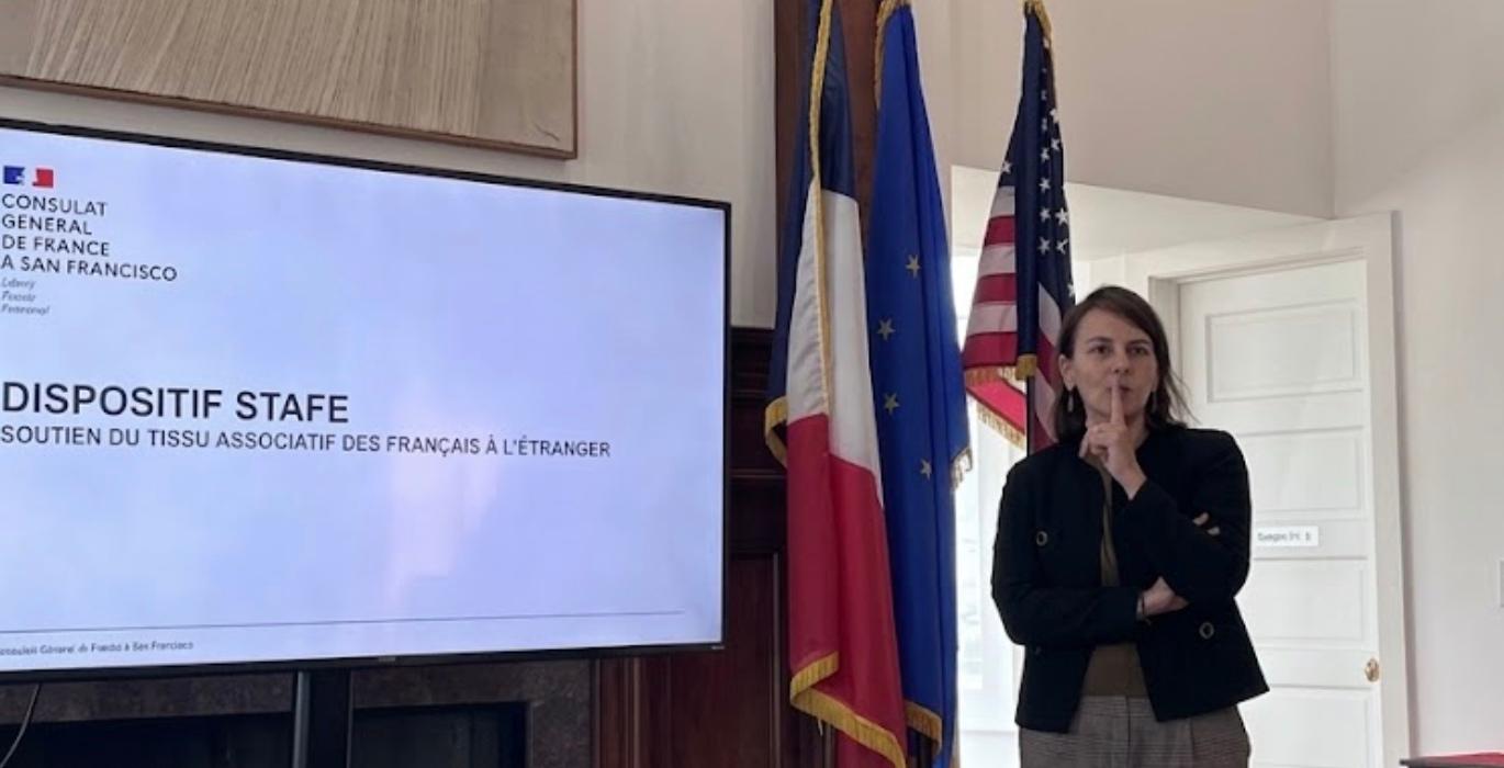 La consule générale de France à San Francisco, Valerie Brisset durant une réunion à la résidence de France.