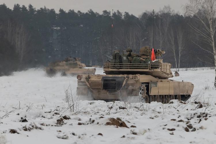 Exercice militaire en Pologne chars américains Abrams, Guerre en Ukraine, OTAN