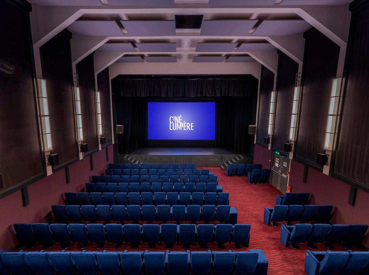 225 sièges garnissent la toute nouvelle salle principale du Ciné Lumière.
