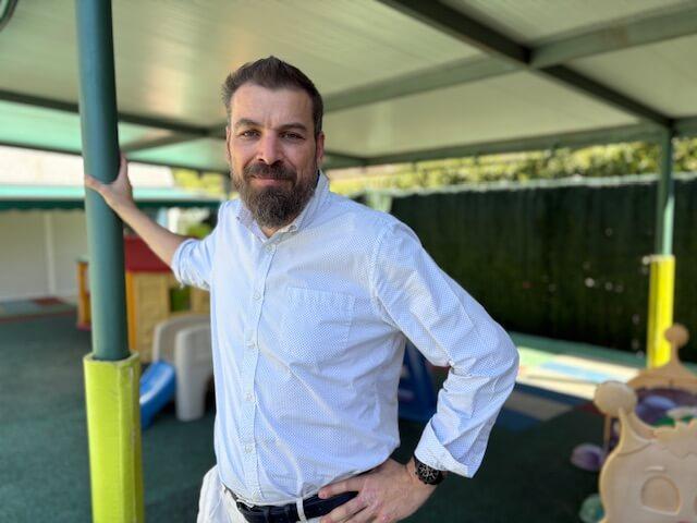 Mathias-Cuesta, le directeur de l'école marternelle Pomme D'Api à Madrid
