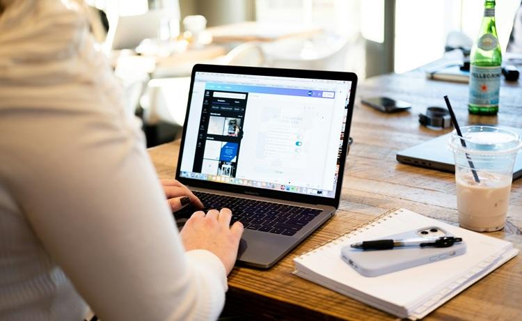 bureau_ordinateur_travail