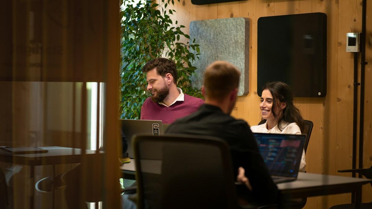 employés_réunion_travail_entreprise_italie