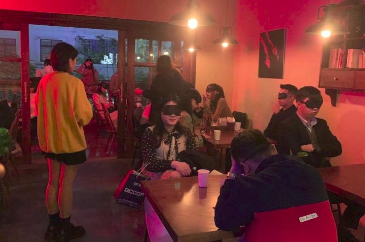 Au Vietnam, les jeunes se marient de plus en plus tard