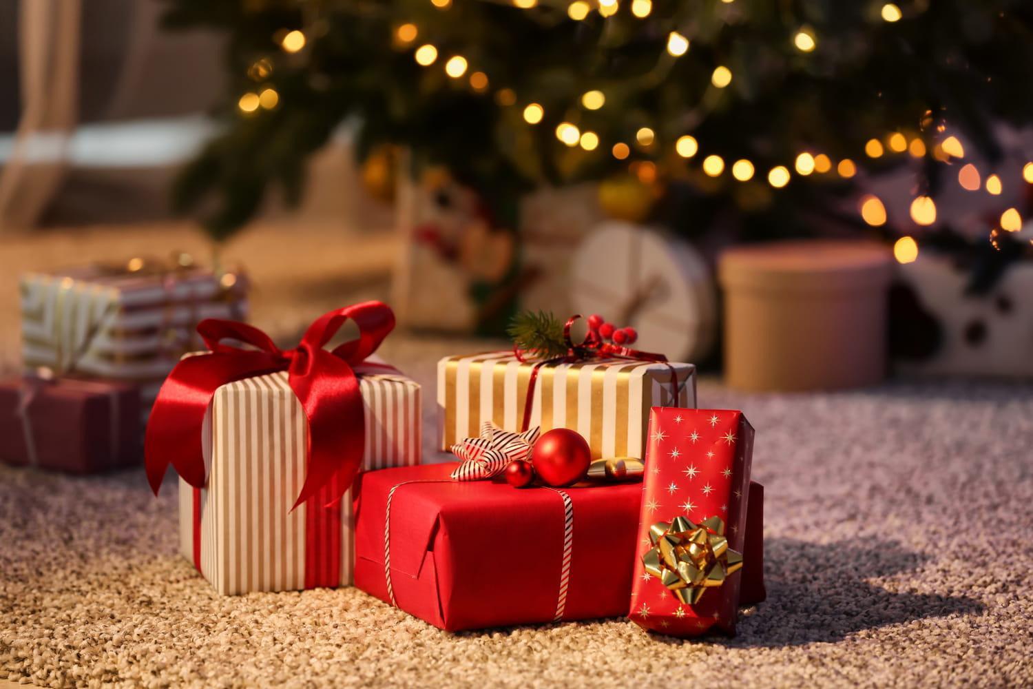 713742-d-ou-vient-la-tradition-d-offrir-des-cadeaux-aux-enfants-pour-noel.jpg