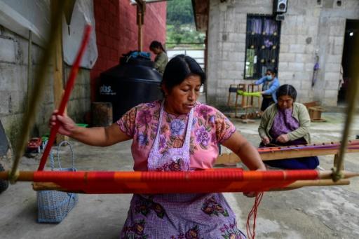des tisserandes indigènes au Mexique