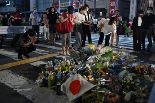 Le deuil au Japon après l'assassinat de Shinzo Abe