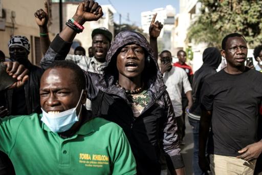 la crise au Sénégal impacte la population qui manifeste