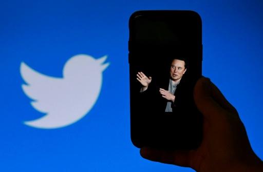 Elon Musk achète et dirige dorénavant twitter