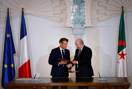 Emmanuel Macron et son hôte Abdelmajid Tebboune