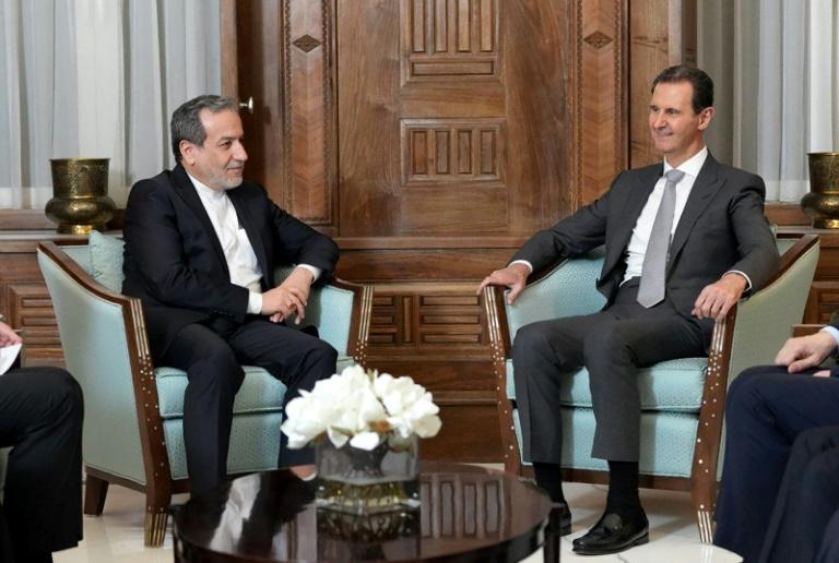 Raids russes et syriens meurtriers en Syrie après une offensive rebelle