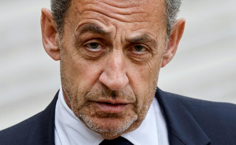 Nicolas Sarkozy condamné définitivement à un an ferme sous bracelet électronique, une première pour un ex-président