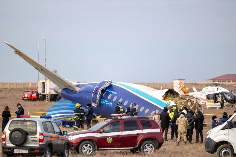 Un avion d'Azerbaijan Airlines s'écrase au Kazakhstan, 32 survivants