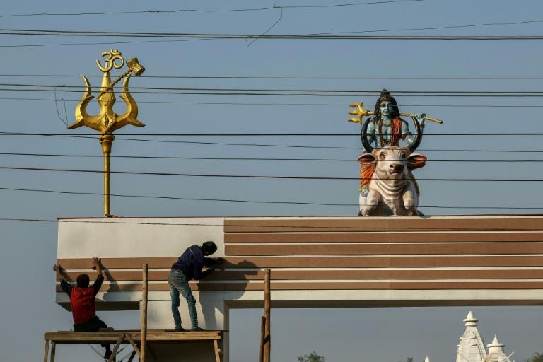 En Inde, premiers bains anticipés au pèlerinage hindou géant de Kumbh Mela