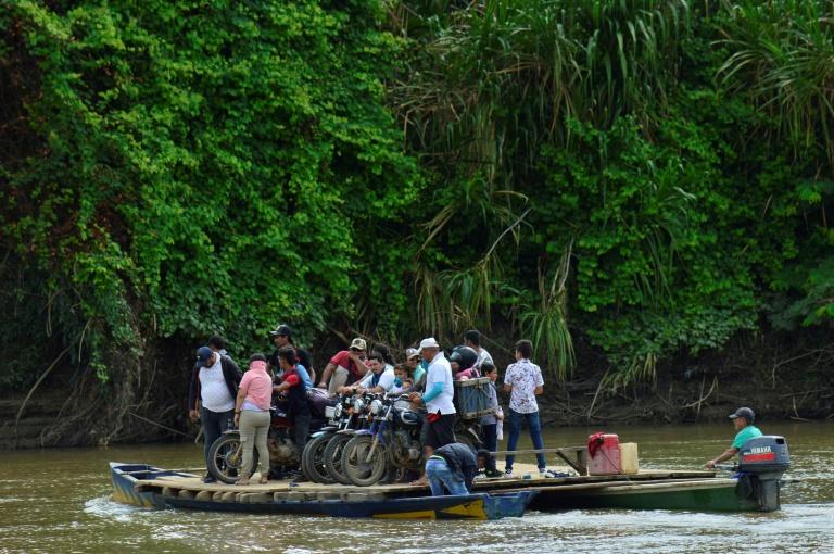 Colombie: violences entre guérillas, 20.000 déplacés, le président décrète l