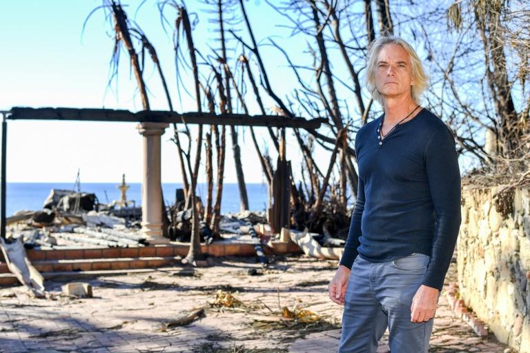 "C'est tout ce que j'avais": à Los Angeles, la panique des victimes d'incendie non assurées