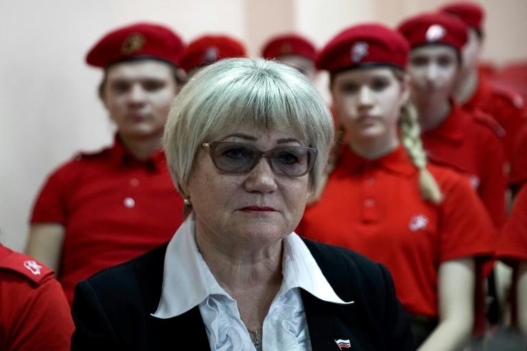 Bottes, bérets et drapeau: en Russie, le "patriotisme" dès le préau