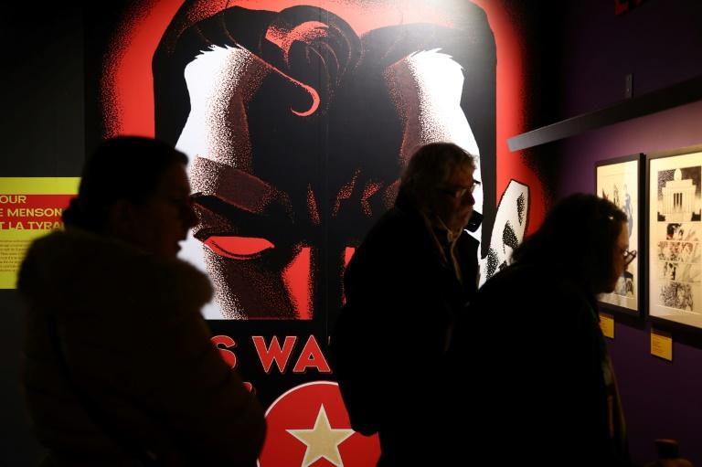 A Angoulême, les "1001 vies" de Superman, au-delà du super-héros patriote