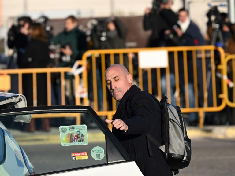 "Ça ne devrait jamais arriver" : devant le tribunal, Jenni Hermoso fustige le baiser forcé de son "patron"