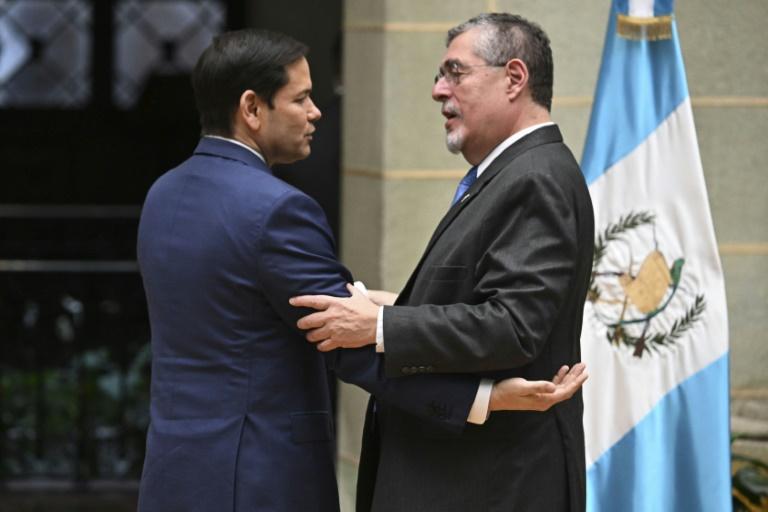 Rubio termine sa tournée par une étape en République dominicaine