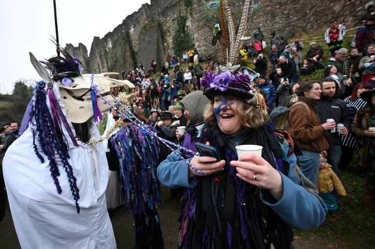 Les Britanniques renouent avec une bénédiction païenne des pommiers, le "wassailing"