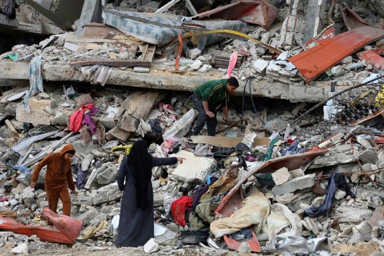 Les Palestiniens reprennent la route à travers Gaza après le retrait israélien