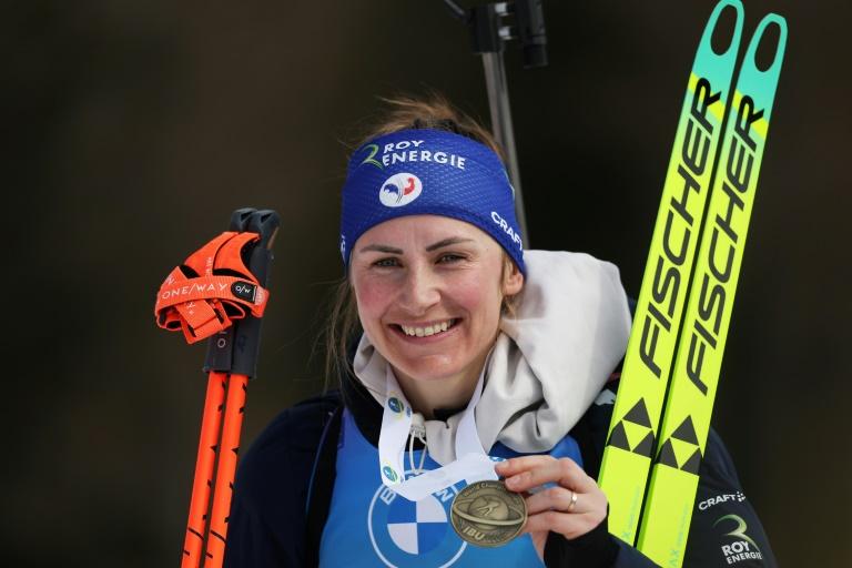Mondiaux de biathlon: la France en bronze en poursuite grâce à Braisaz-Bouchet et Perrot